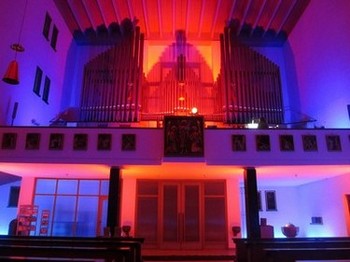 Licht & Orgel - die Orgel